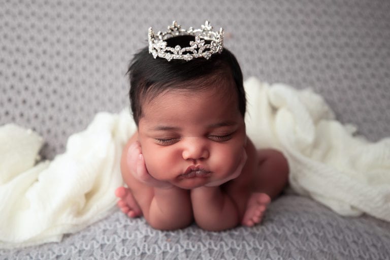 how-to-pick-the-best-newborn-session-accessories-for-portraits-blog